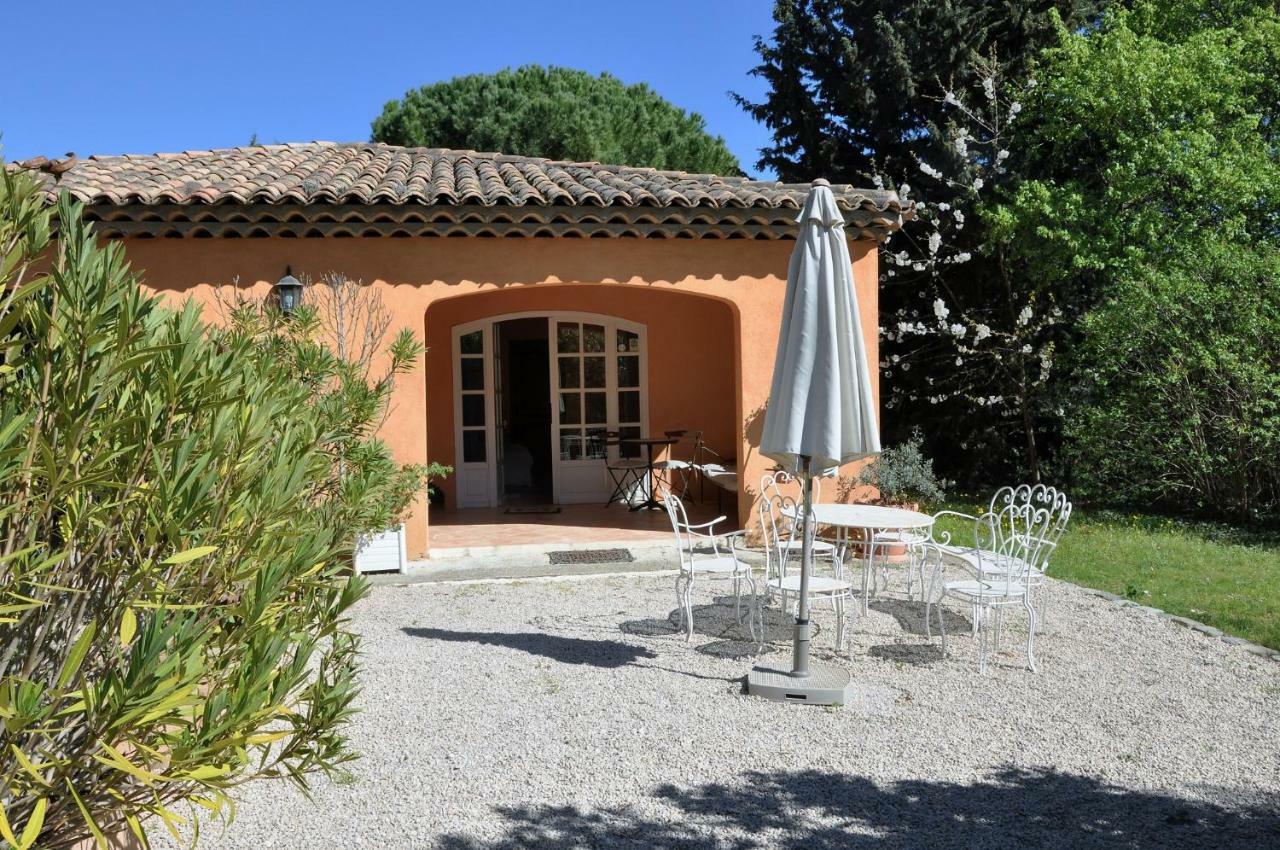 马斯迪欧利维尔住宿加早餐旅馆 Saint-Marc-Jaumegarde 外观 照片